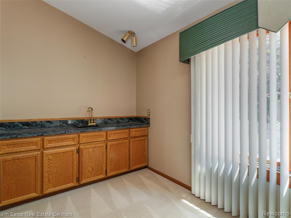 40252 Aynesley Street, Clinton Twp, MI 48038 — Photo 13