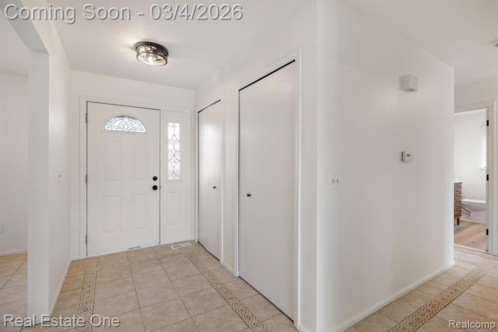 41146 Justin Drive, Clinton Twp, MI 48038 — Photo 7