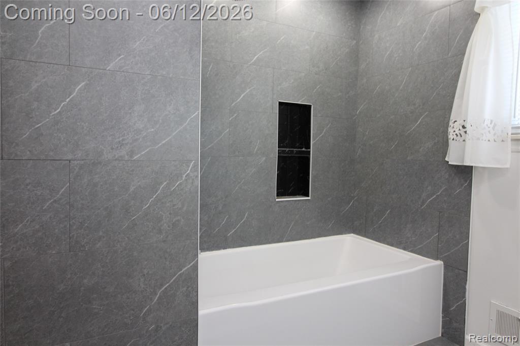 20165 Merle Court, Clinton Twp, MI 48035 — Photo 19