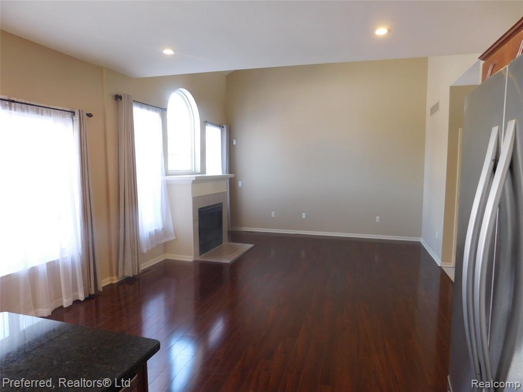 43124 PROVIDENCE Lane, Canton, MI 48188 — Photo 10