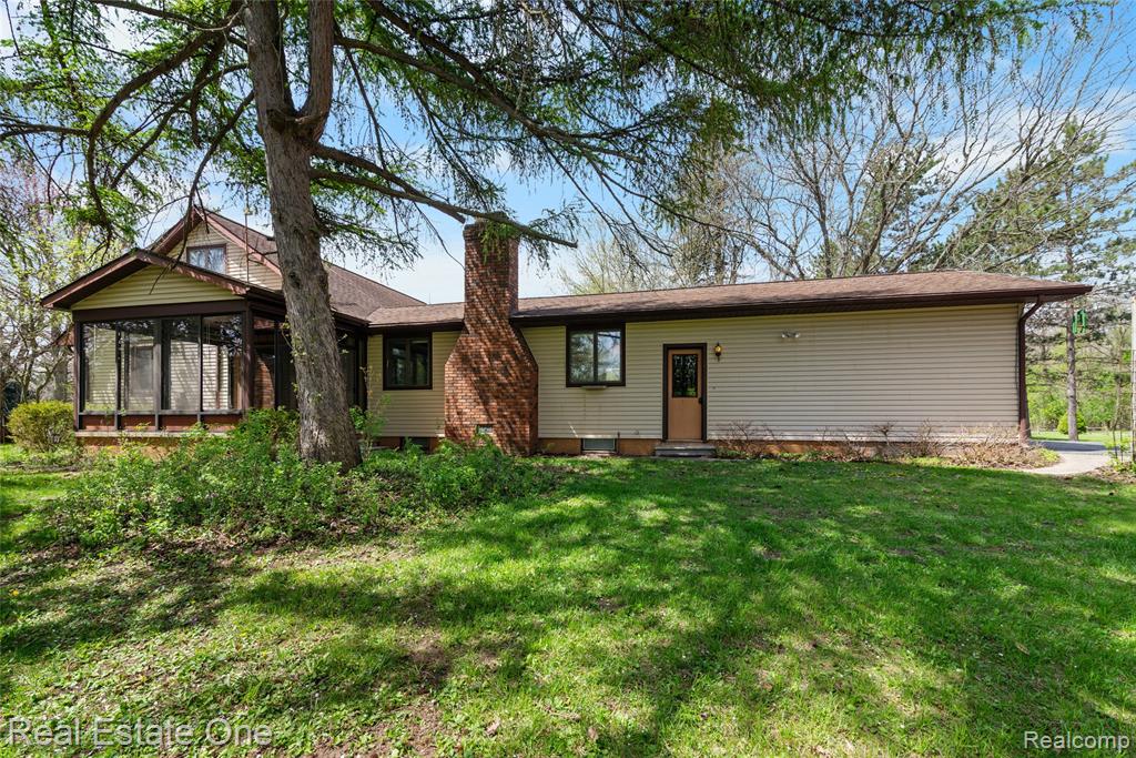 9050 Earhart Road, South Lyon, MI 48178 — Photo 43