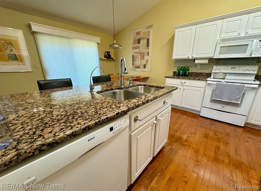 1865 N KENWYCK Drive, 59, Ypsilanti, MI 48198 — Photo 11