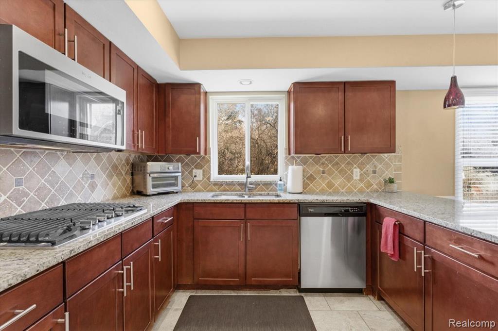 31065 Old Stage Road, Beverly Hills, MI 48025 — Photo 13