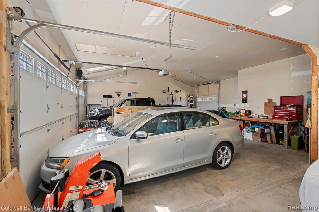 6253 7 MILE Road, South Lyon, MI 48178 — Photo 41
