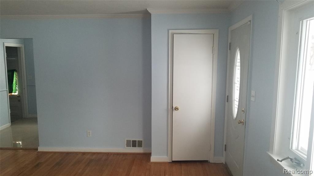 5830 Whitefield Street, Dearborn Heights, MI 48127 — Photo 11
