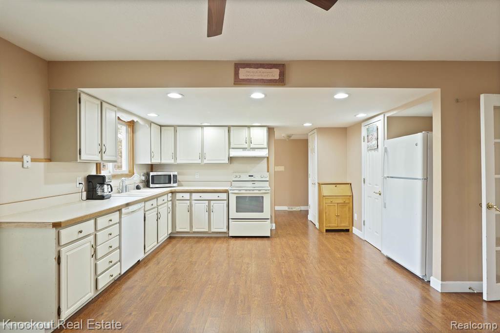 8661 VASSAR Road, Millington, MI 48746 — Photo 12