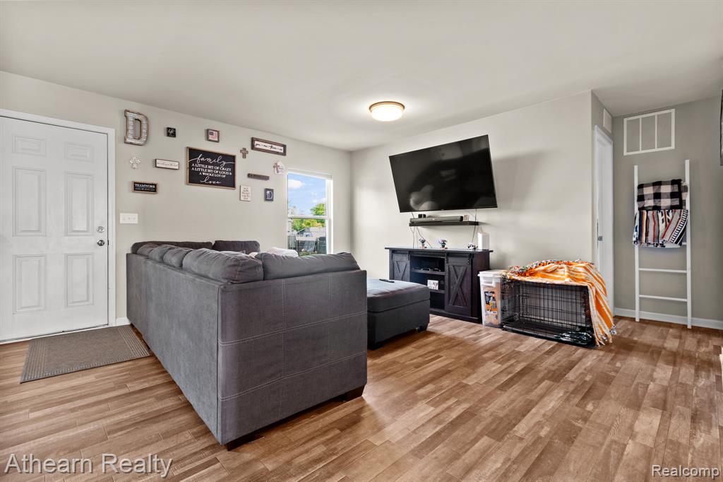 6102 Weyerbacher Drive, Swartz Creek, MI 48473 — Photo 19