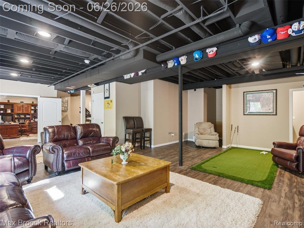 583 Birchcrest Court, Oakland, MI — Photo 49