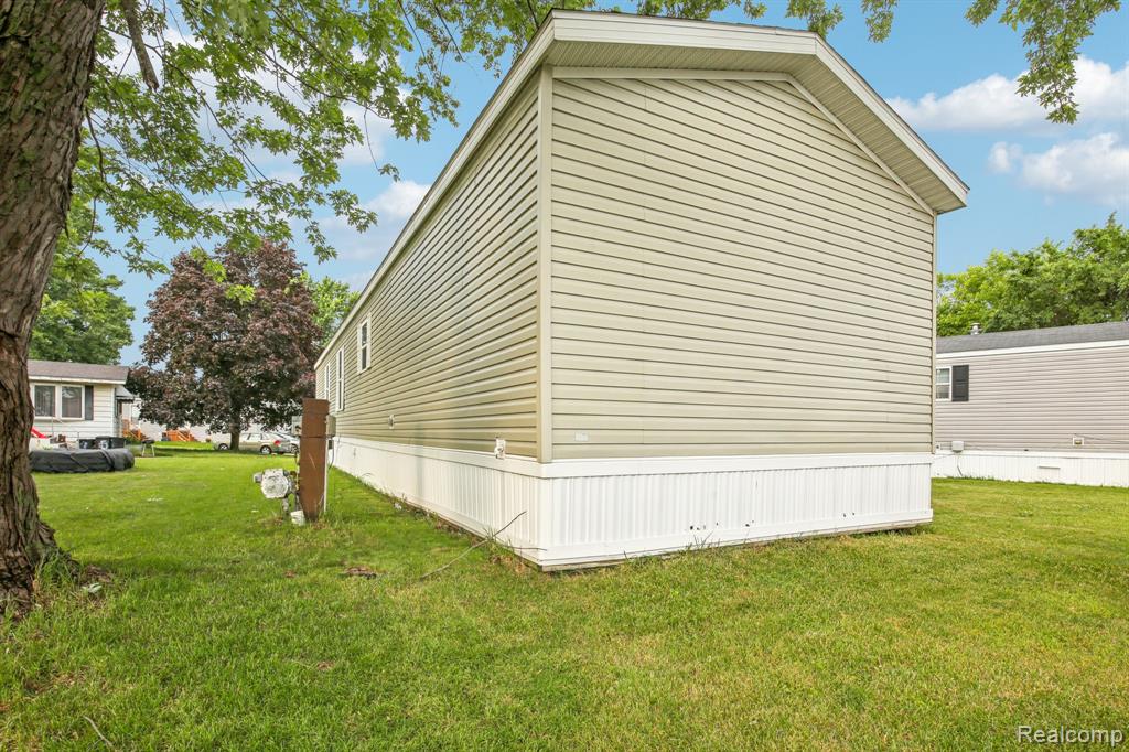 4726 Harrow Court, Sterling Heights, MI 48310 — Photo 23