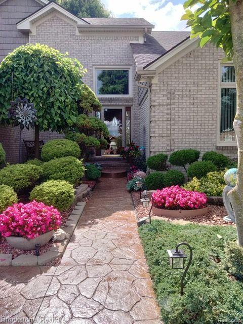 51161 BLUE SPRUCE Drive, Macomb, MI 48042 — Photo 4