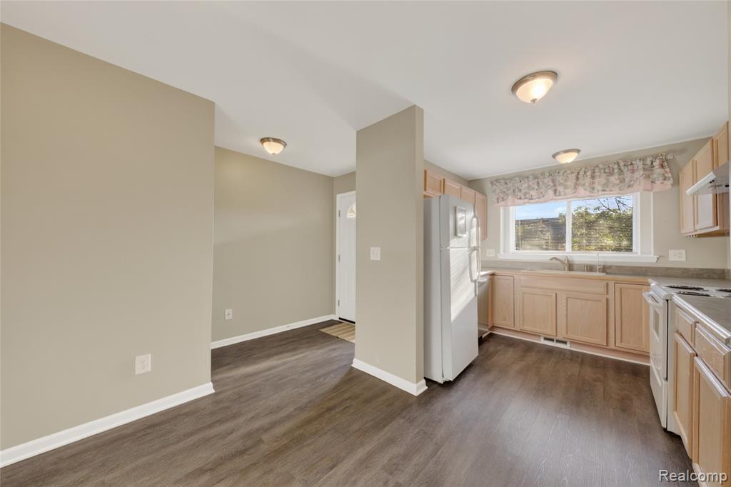 4003 Murray Street, Grand Blanc, MI 48439 — Photo 23