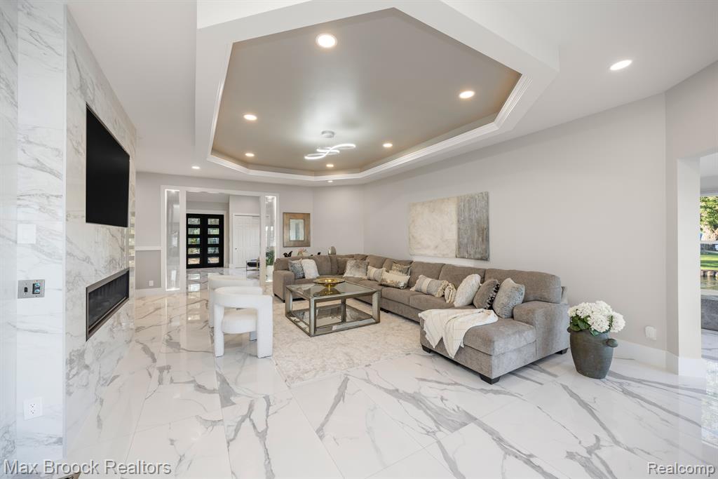 4659 LINWOOD Street, West Bloomfield, MI 48324 — Photo 18