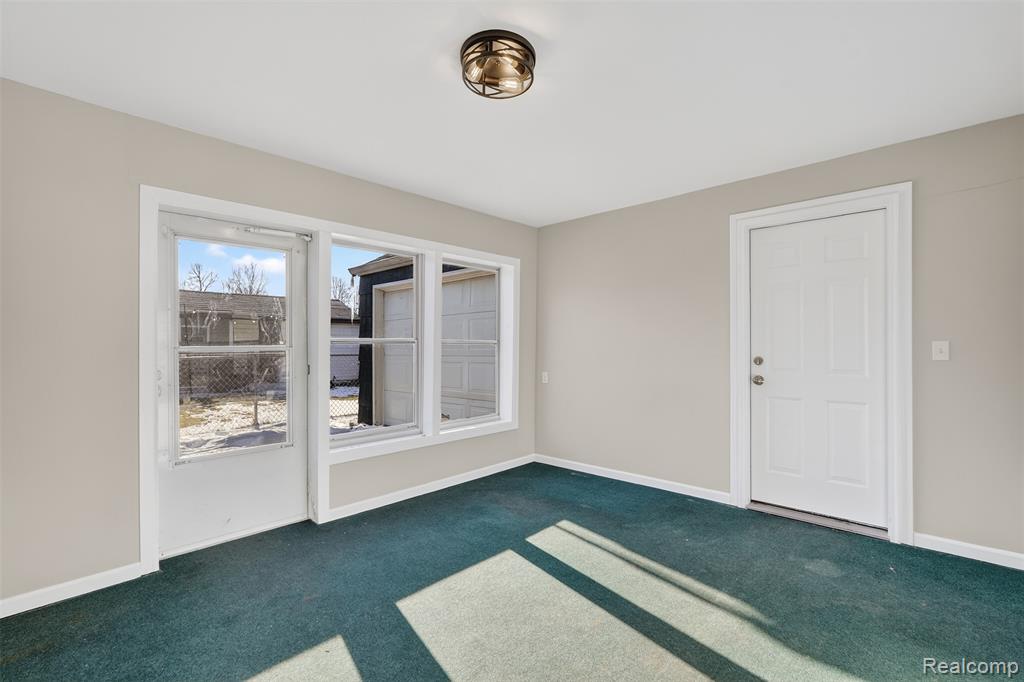 735 Elmwood Drive, Fenton, MI 48430 — Photo 31