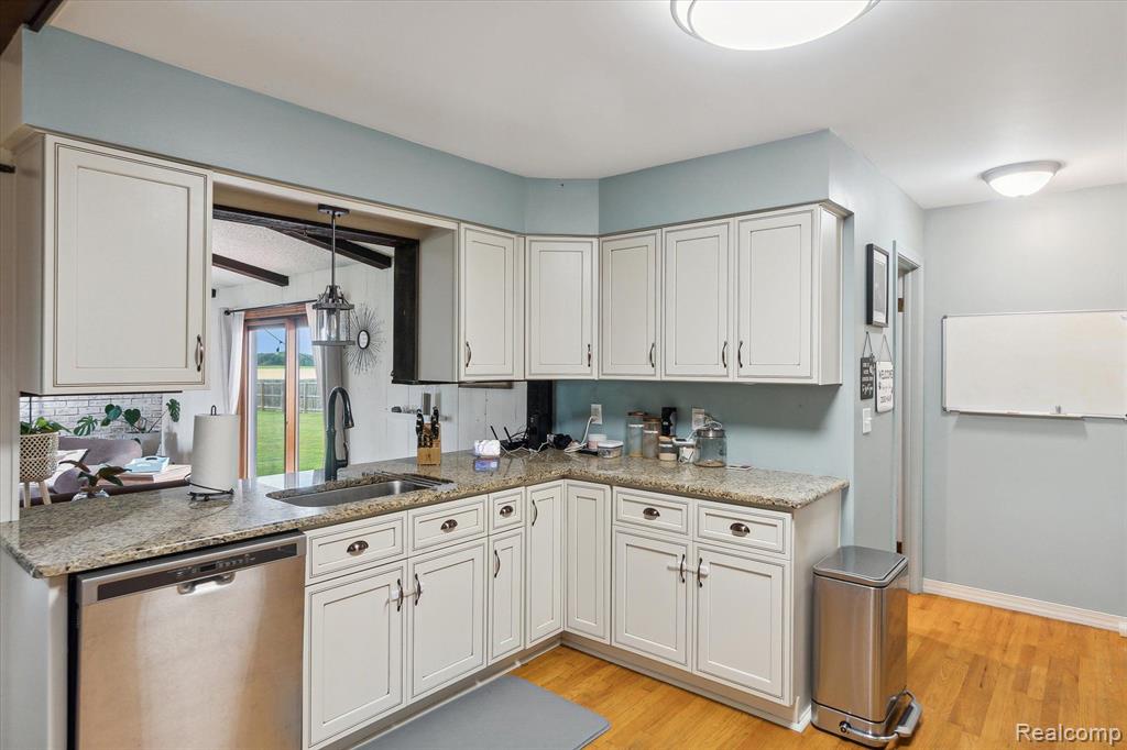 4466 VAN VLEET Road, Swartz Creek, MI 48473 — Photo 15