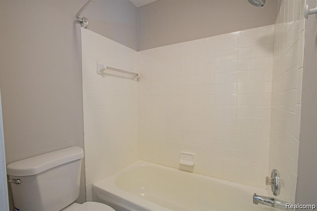 75 ROSEBUD Lane, Mount Clemens, MI 48043 — Photo 18