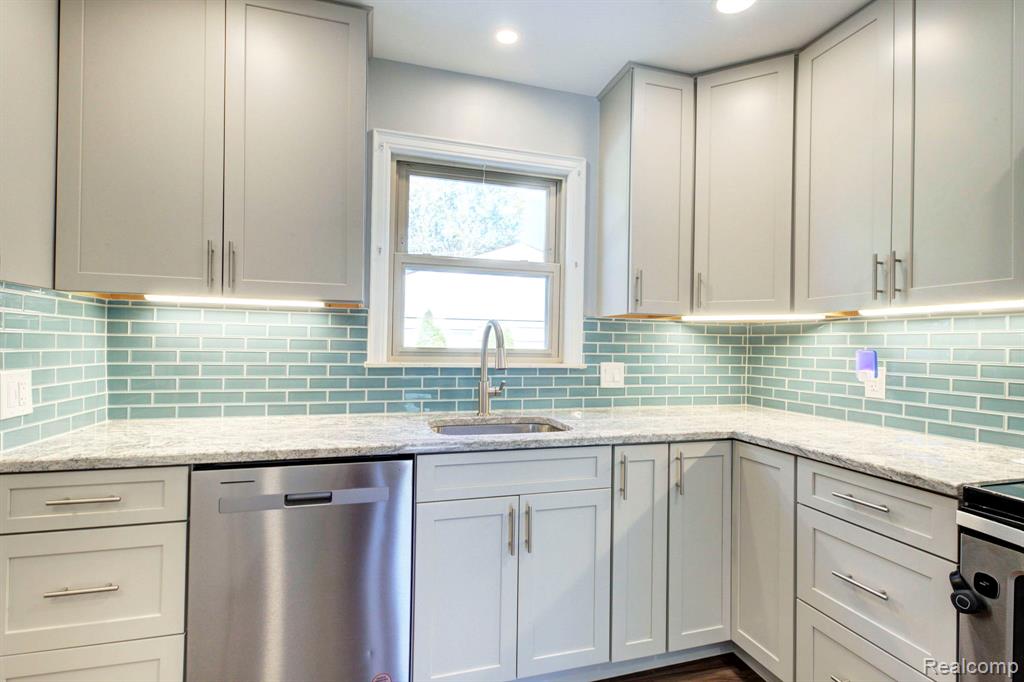 5324 Newberry Street, Wayne, MI 48184 — Photo 14