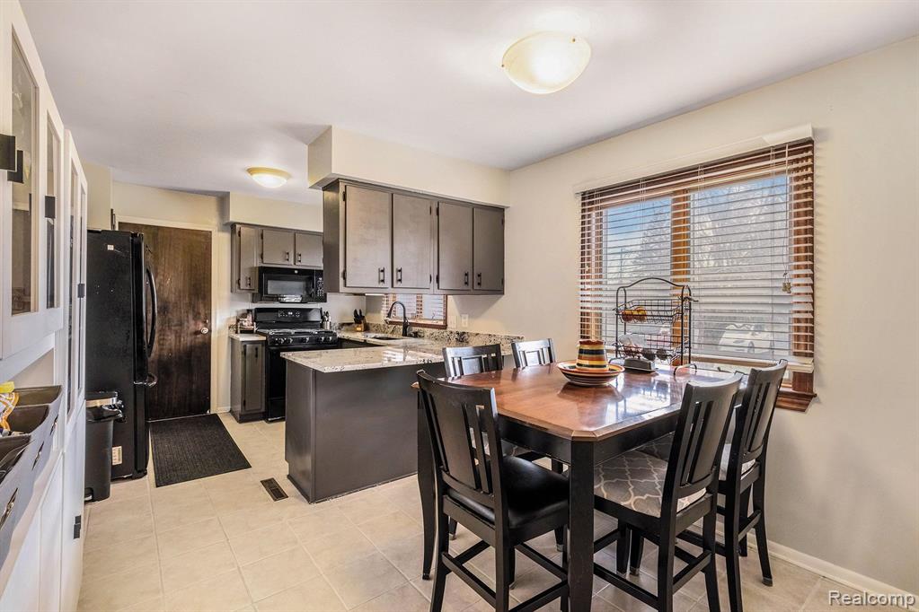 5396 TORREY Road, Flint, MI 48507 — Photo 4