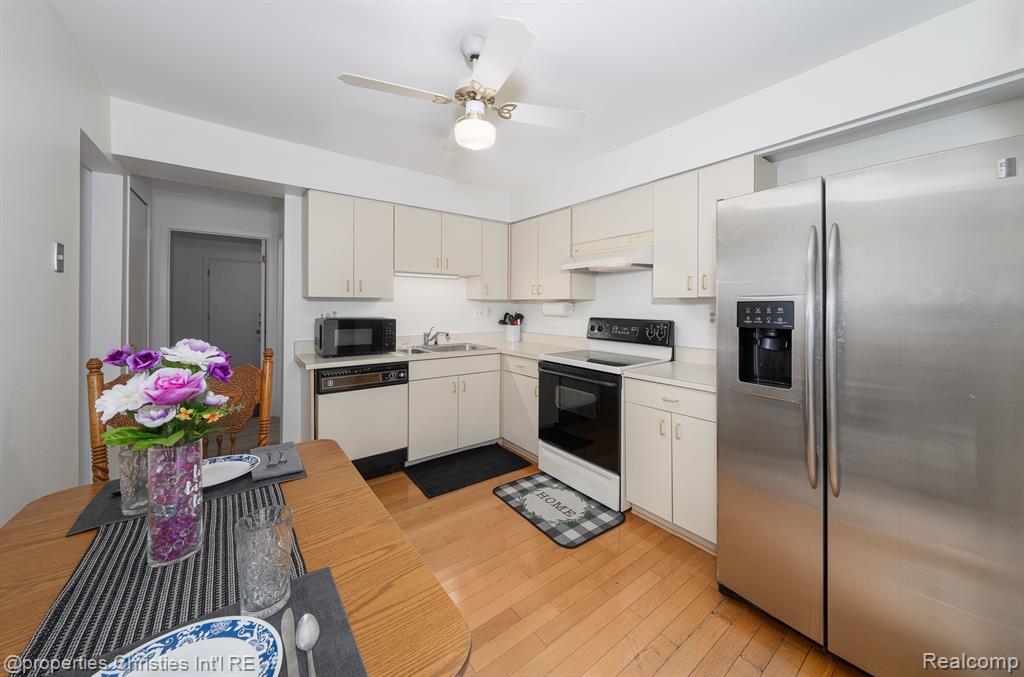 36972 Dartmoor Drive, Farmington Hills, MI 48331 — Photo 8