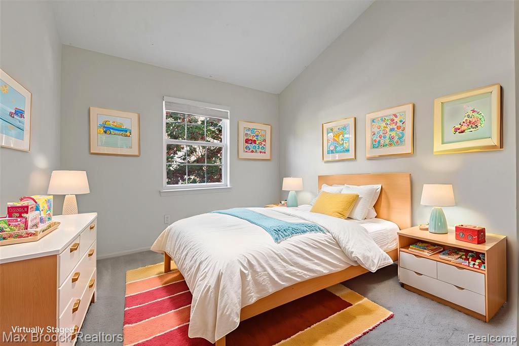 758 Huntclub Boulevard, Auburn Hills, MI 48326 — Photo 15