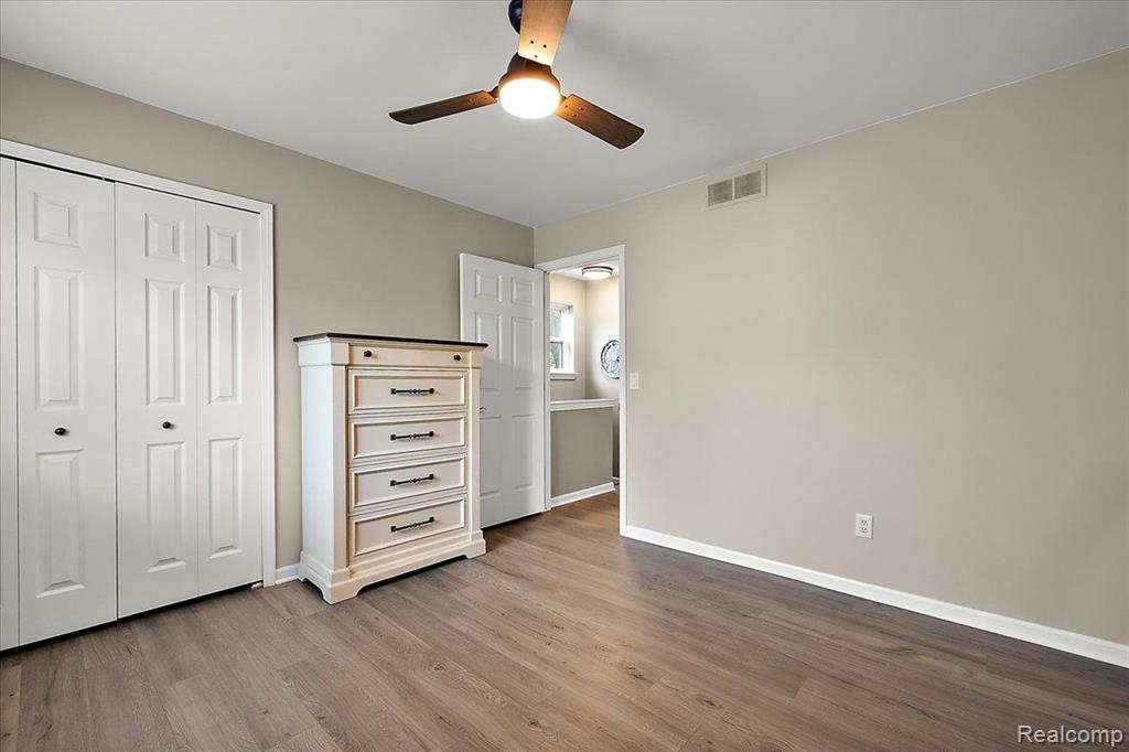 457 Cove View Drive, Waterford, MI 48327 — Photo 25