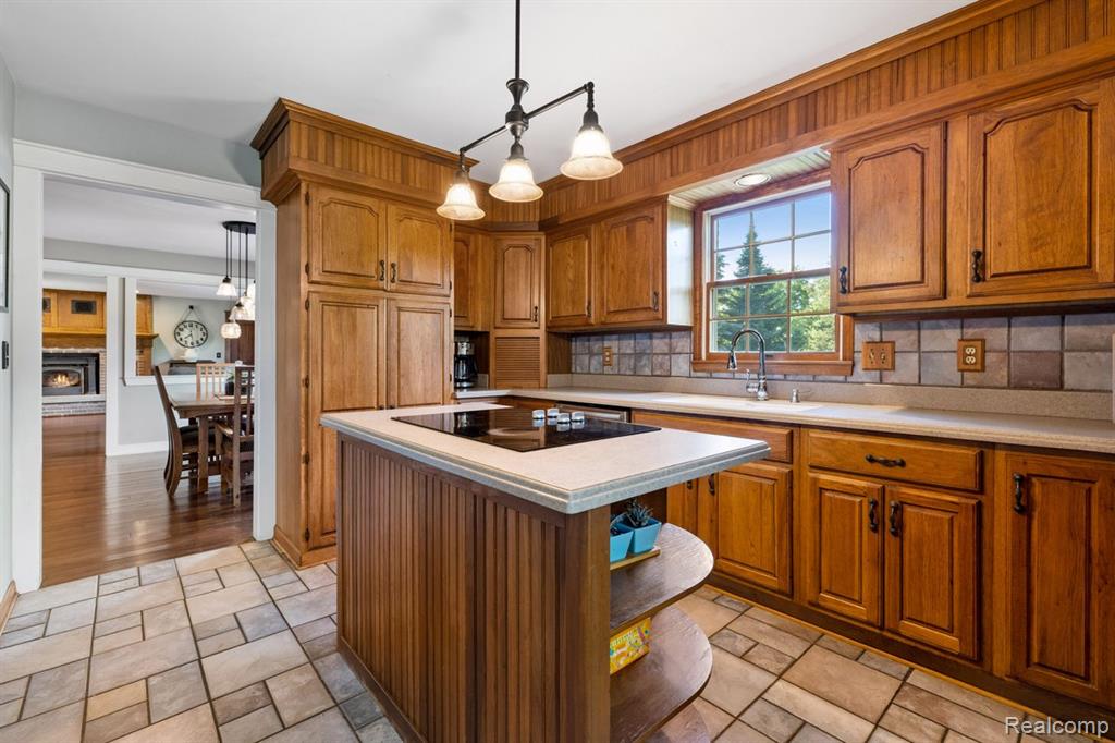 5010 Mallards Landing, Highland, MI — Photo 11