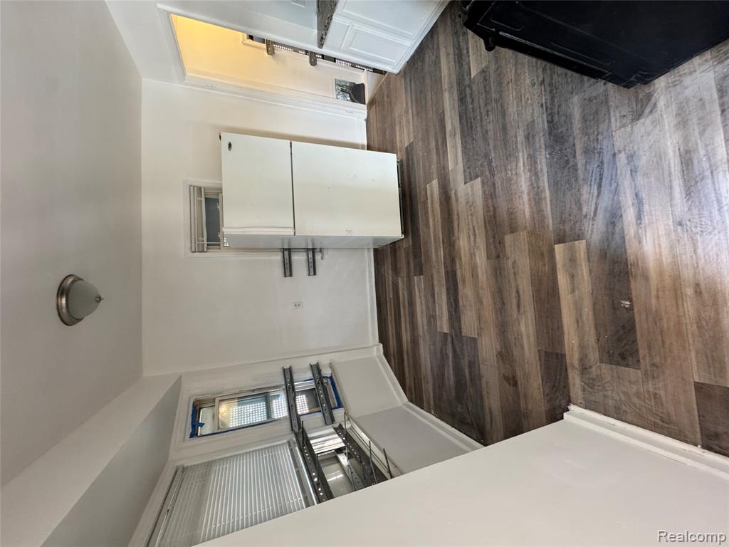 12010 Lakepointe Street, Detroit, MI, 48224