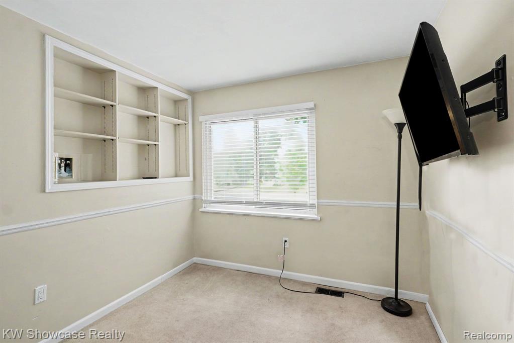 40652 Village Wood Road, Novi, MI — Photo 16