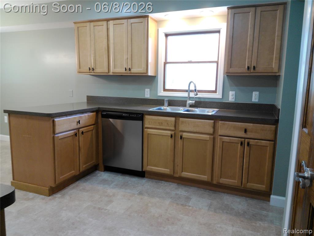 619 S Gainsborough Avenue, Royal Oak, MI 48067 — Photo 9