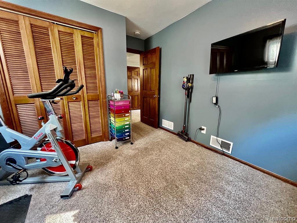 4245 SURREY Lane, Fort Gratiot, MI 48059 — Photo 28