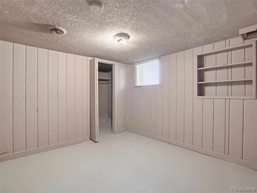 45 Kemp Street, Pontiac, MI 48342 — Photo 18