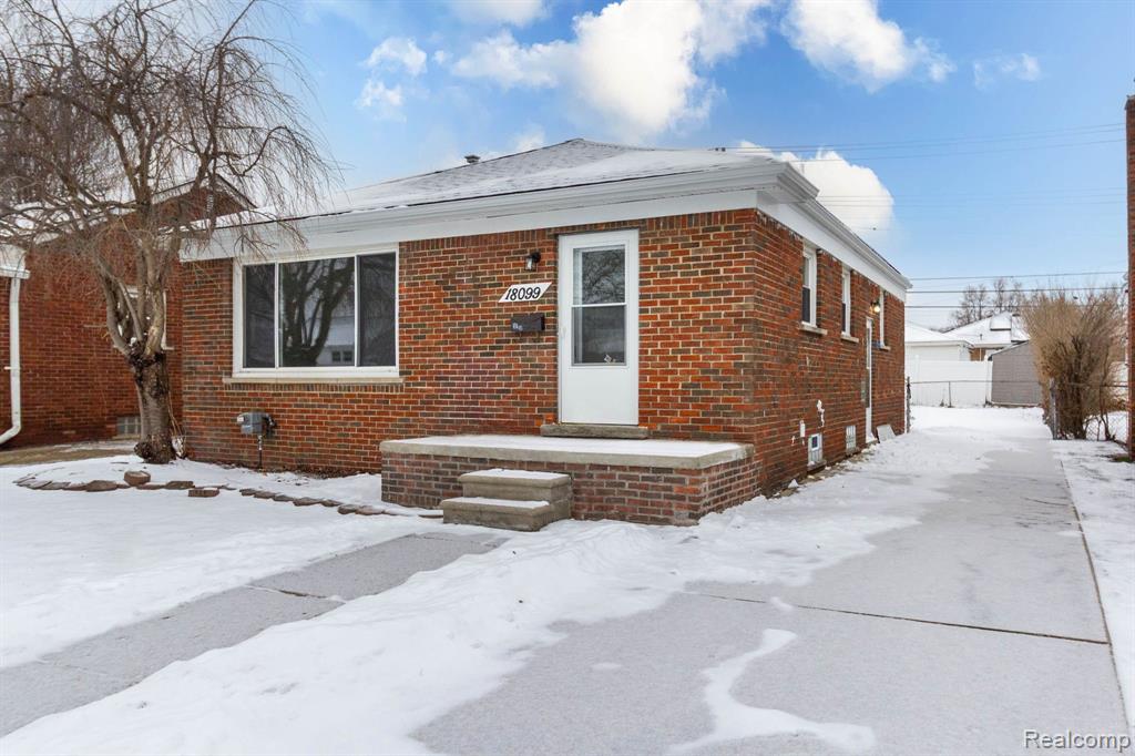 18099 Oak Avenue, Eastpointe, MI 48021 — Photo 2