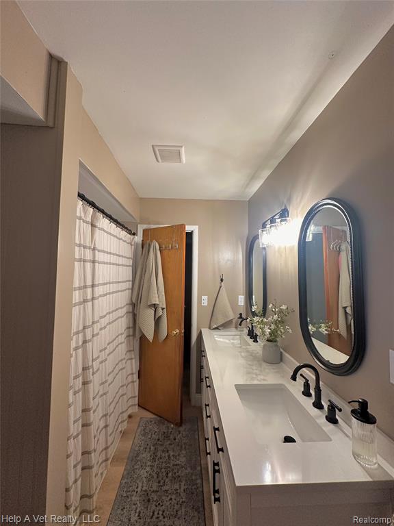 911 Newport Drive, Fenton, MI 48430 — Photo 13