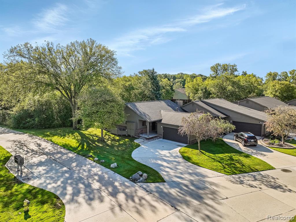 9735 HAWTHORNE GLEN Drive, Grosse Ile, MI 48138 — Photo 5