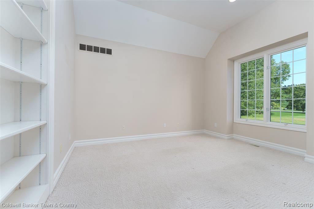 4692 Edinburgh Drive, Howell, MI 48843 — Photo 17