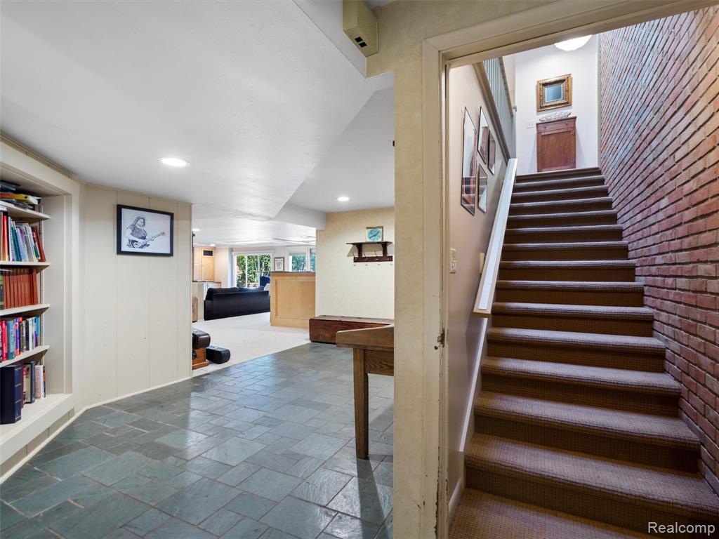4351 Queens Way, Bloomfield Hills, MI 48304 — Photo 30
