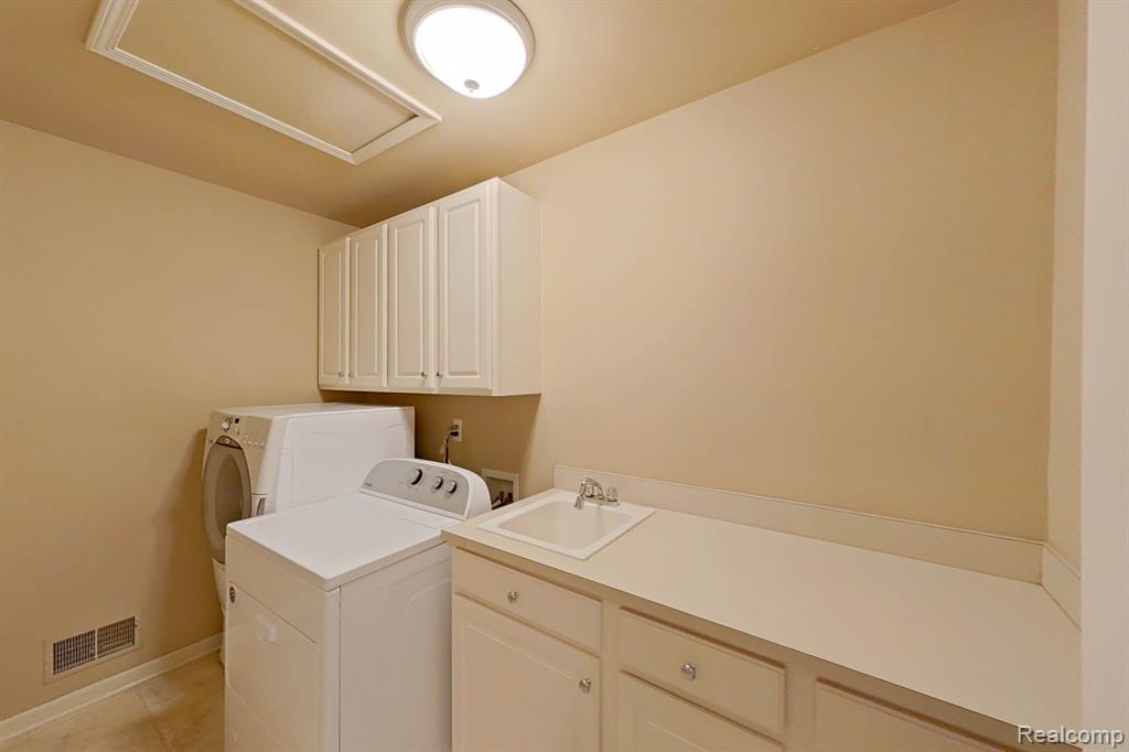 50610 HAWTHORNE Court, Northville, MI 48168 — Photo 22