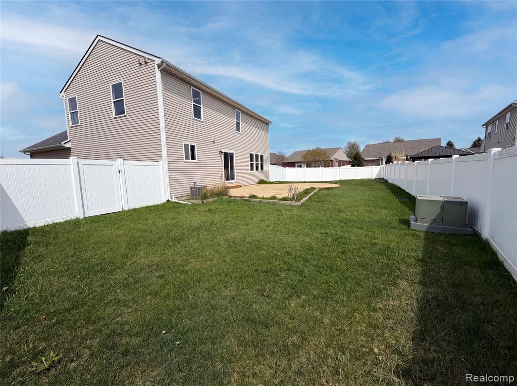 42824 Greystone Drive, Sterling Heights, MI 48313 — Photo 41