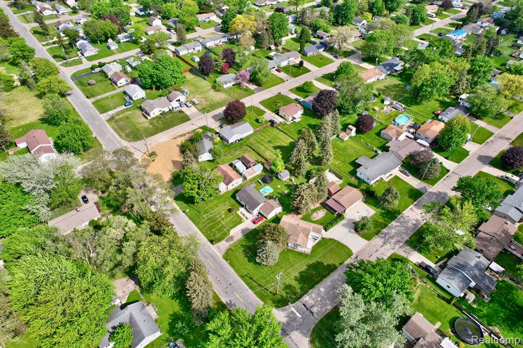 6154 Roberta Street, Burton, MI 48509 — Photo 51