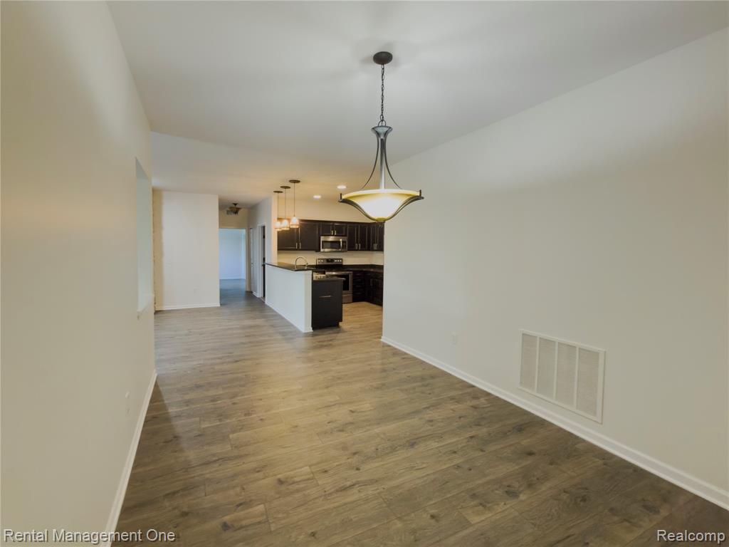 5637 Twin Oaks Drive, Sterling Heights, MI 48314 — Photo 13