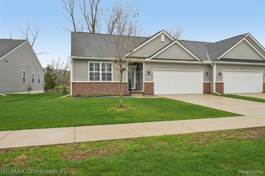 10324 Swan Lake Circle, Ypsilanti, MI 48197 — Photo 2