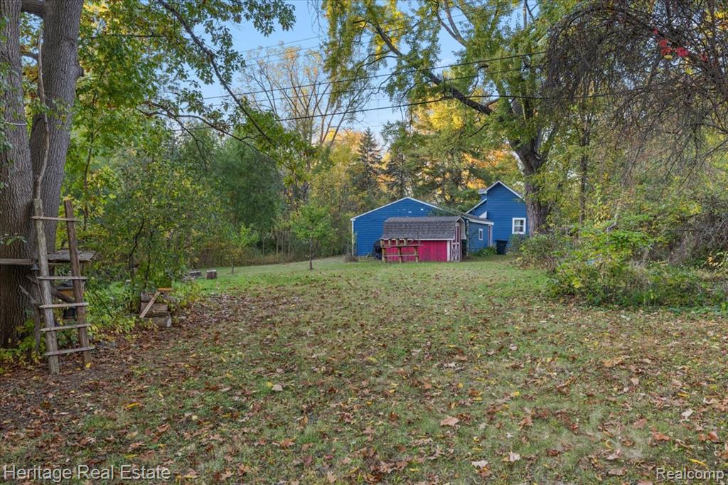 827 Alberta Street, Auburn Hills, MI 48326 — Photo 39