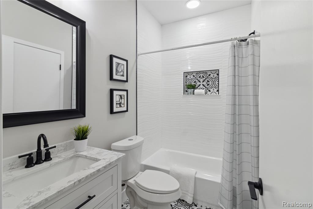 41683 Juniper Circle, Novi, MI 48377 — Photo 16