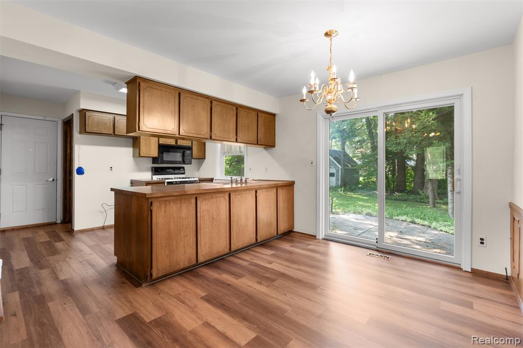 6223 Thorneycroft Drive, Shelby Twp, MI 48316 — Photo 8