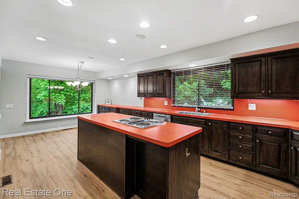 4757 Hardwoods Drive, West Bloomfield, MI 48323 — Photo 24
