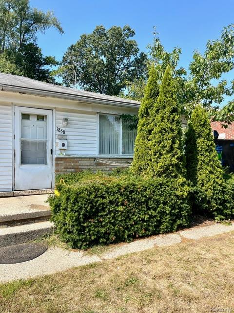 1858 Stieber Street, Westland, MI 48186 — front exterior