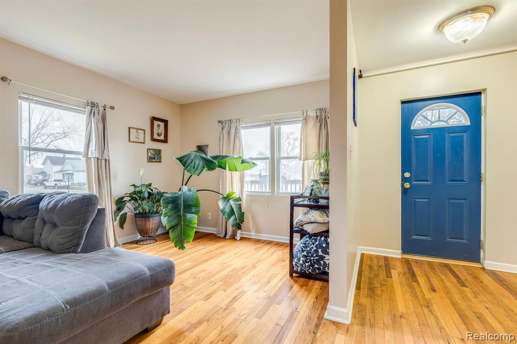 901 GARFIELD Street, Port Huron, MI 48060 — Photo 13