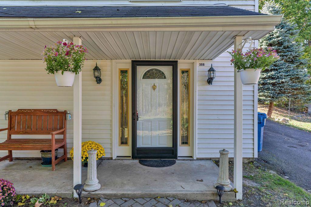 308 LEGRANDE Street, Holly, MI 48442 — Photo 4