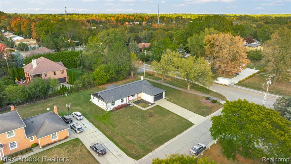 4800 Faircourt Drive, West Bloomfield, MI — Photo 4