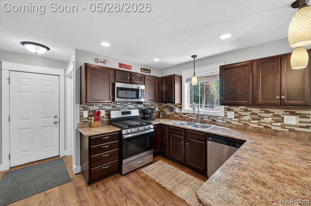 6745 THUNDER Lane, Lansing, MI 48906 — Photo 11
