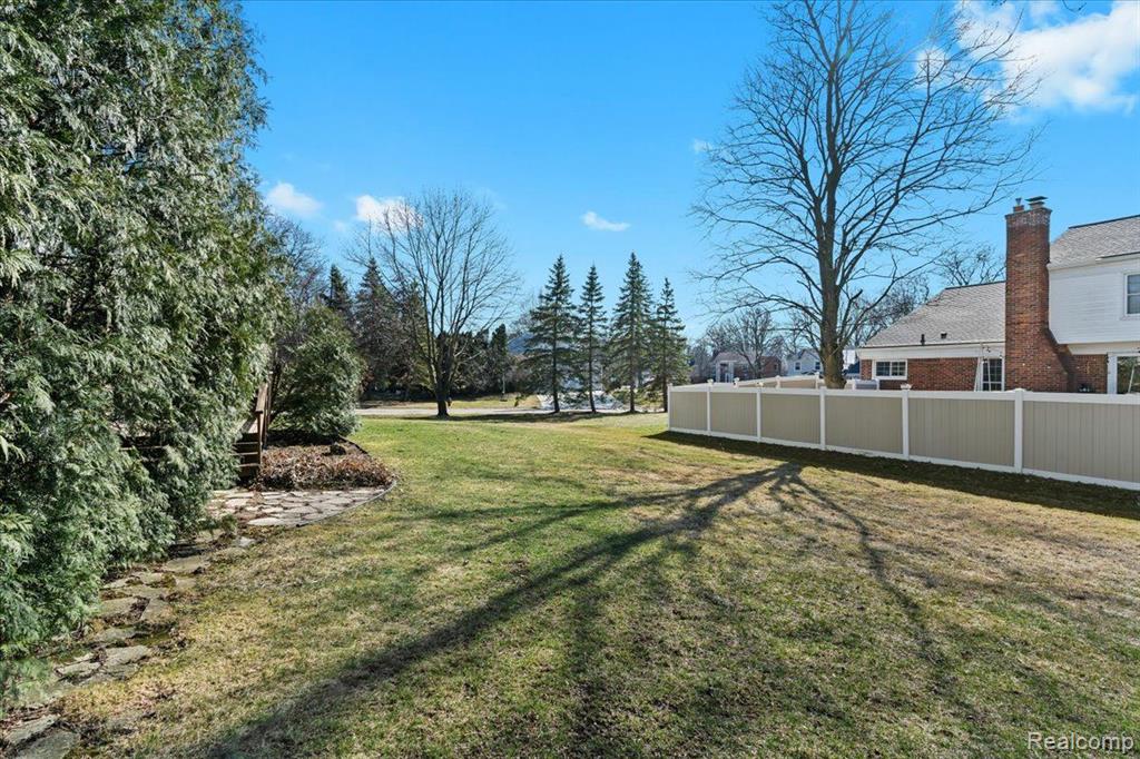5888 RED COAT Lane, West Bloomfield, MI — Photo 35